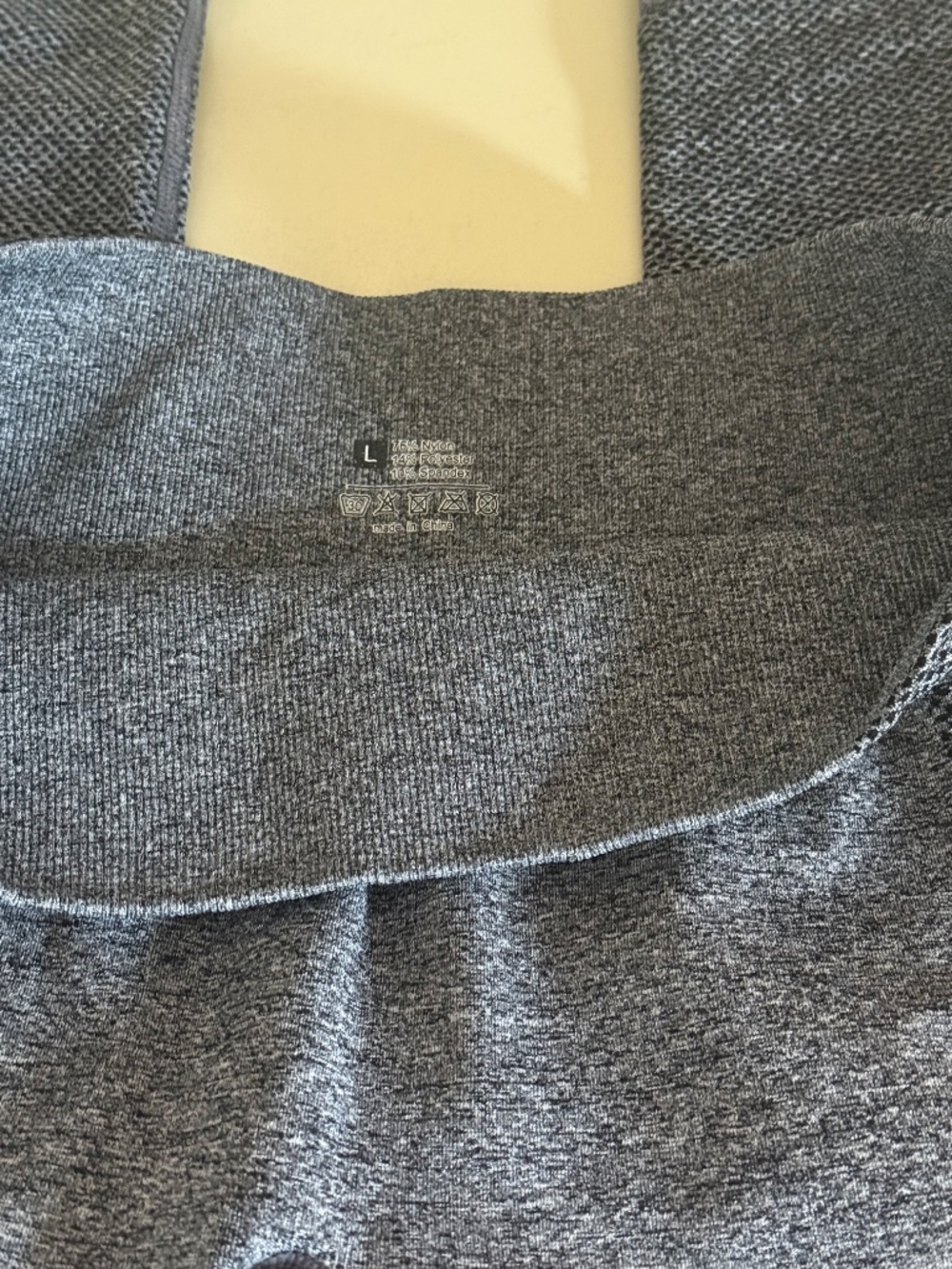 Seamless Netted High Wasted Leggings - Gray - Large - Picture 3 of 3